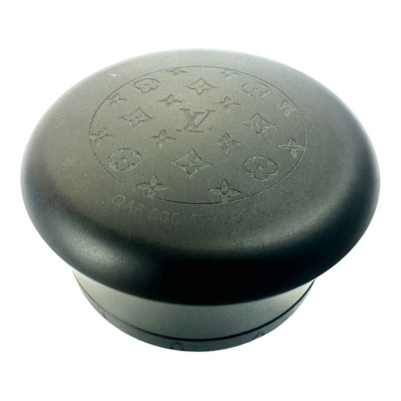 Louis Vuitton Horizon Monogram Earphones - Picture 2 of 7